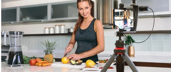 Go Viral Super Star Essential Vlogging Kit - Picture 6 of 6